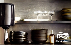 Tork Reflex® Einzelblatt Innenabrollungsspender 